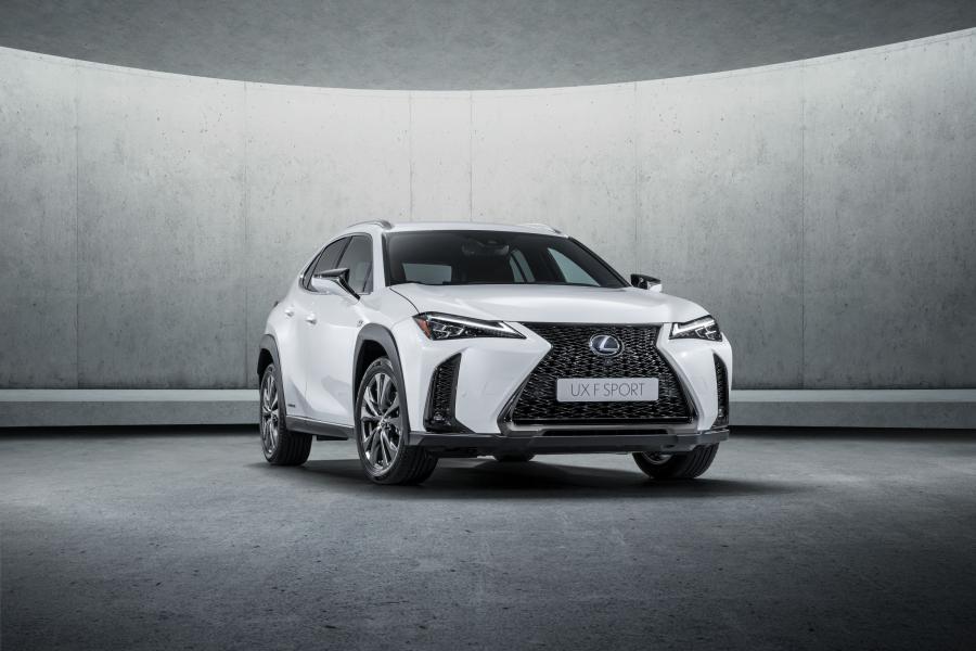  Lexus UX250h F-Sport 2018 года  (WW) (фото 6 из 46)